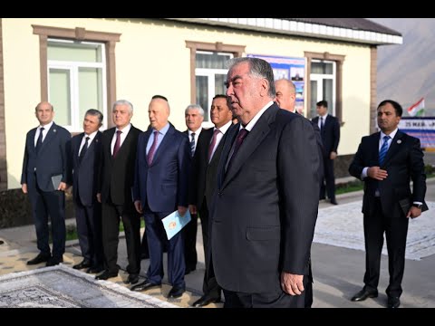 Видео: Сарвари давлат Эмомалӣ Раҳмон дар ноҳияи Тоҷикобод манзилҳои нави истиқоматиро ба истифода доданд