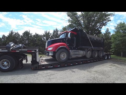 Видео: Подготовка грузовика и выезд в первый рейс. Kenworth W900L