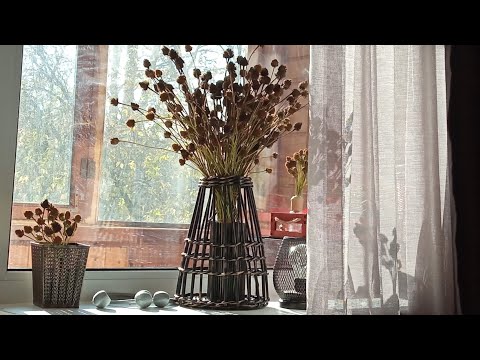 Видео: Ваза из газетных трубочек. A vase of newspaper tubes.