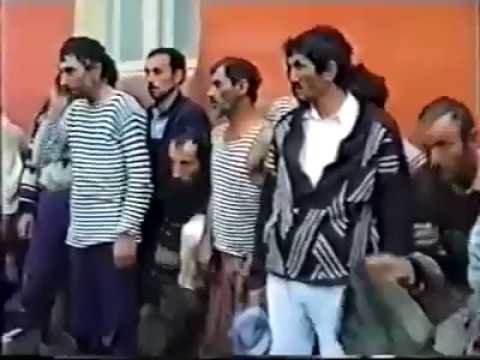 Видео: Разоружение азербайджанских солдат, сбежавших с поля боя. 1993г.