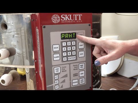 Видео: ОБЖИГ В ПЕЧИ ДЛЯ БИСКВИТАНИЯ — РУКОВОДСТВО ДЛЯ НАЧИНАЮЩИХ! 38-Й ДЕНЬ: ОТВЛЕКАТЕЛЬНОЕ ВИДЕО НА КАР...