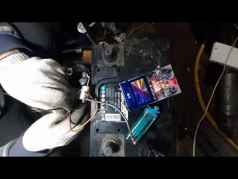 Видео: Язык дракона или же некое пламя из выхлопной трубы