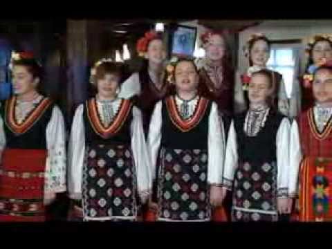 Видео: Народен  ансамбъл при НХГНИ "Конст. Преславски" гр.Варна- Тъмен се облак зададе