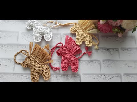 Видео: БРЕЛОК ЛОШАДКА ИЗ  PINTEREST!!! ПОПУЛЯРНЫЙ БРЕЛОК ИЗ РАФИИ!!!