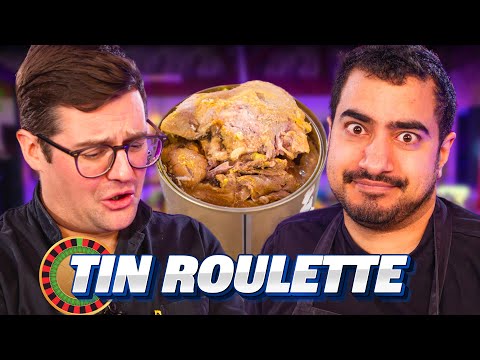 Видео: Шеф против Шеф: Приготовьте блюдо, используя 3 СЛУЧАЙНЫХ банки | Tin Can Roulette 3