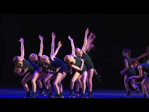 Видео: Театр танца "Шаги". Средняя группа. "Вылетит- не поймаешь"