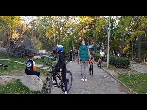 Видео: Life in Plovdiv предава на живо!Младежкото тепе в Пловдив!#стрим #онлайн #пловдив #stream