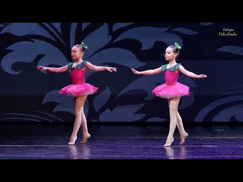 Видео: Вариация Вишенок из спектакля "Чиполлино" Школа балета "Little swan" Конкурс "BOSOНОЖКИ" Минск-2023