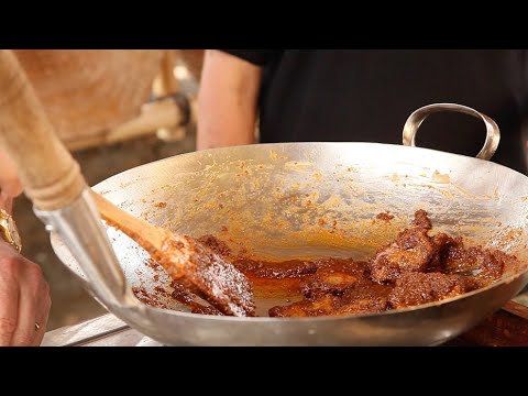 Видео: Индонезийская говядина Ренданг
