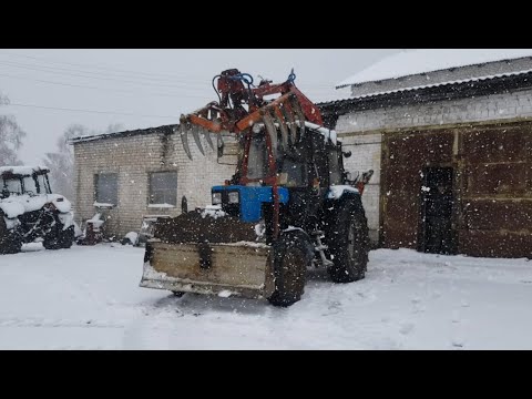 Видео: Аномальный снегопад в апреле. Новый распределитель и НШ-32 в МтЗ-80. Тягаем навоз