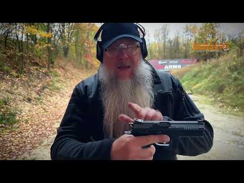 Видео: ПИСТОЛЕТ ИЛИ КАРАБИН? ВОПРОС: С ЧЕГО НАЧАТЬ?  Ответ BERSERK.