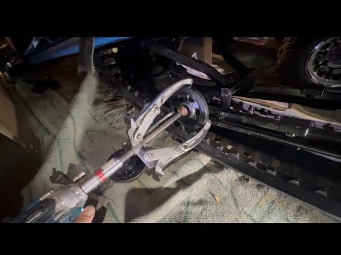 Видео: Готовьте сани летом  Тех.- обслуживание Ирбис СФ 200 СЛ.