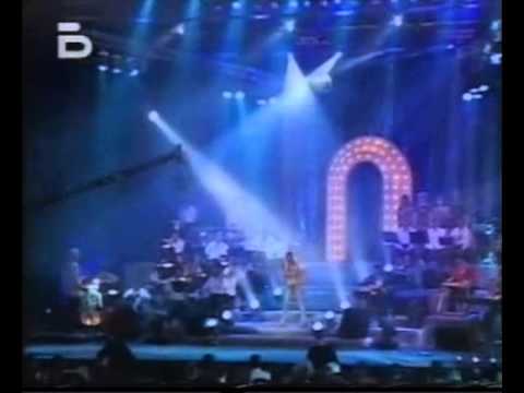 Видео: ЛИЛИ ИВАНОВА: МОРЕ НА МЛАДОСТTА, LIVE 2011 / MORE NA MLADOSTTA