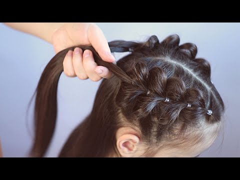 Видео: Прически для девочек / прическа на выпускной / прически с косами / #braids