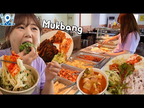 Видео: Outdoor Mukbang | Корейский буфет, где вы можете съесть все гарниры за 6000 вон на человека!