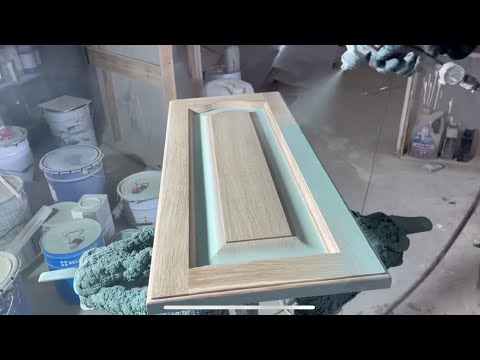 Видео: Как делаются фасады из массива дуба