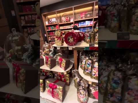 Видео: Paris. Париж. Lindt. #paris #париж #lindt