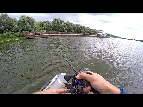 Видео: Ловлю СУДАКА из-под БАРЖИ! Дроп-Шот БЕЗОТКАЗНО Ловит Рыб!