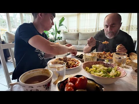 Видео: ТЕТЯ накрыла стол . Вот такой стол у нас.Когда все за столом моей радости нет.....Чем удивила Тётя?