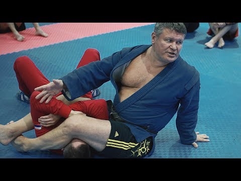 Видео: Этот БОЛЕВОЙ ПРИЕМ можно сделать БЕЗ РУК