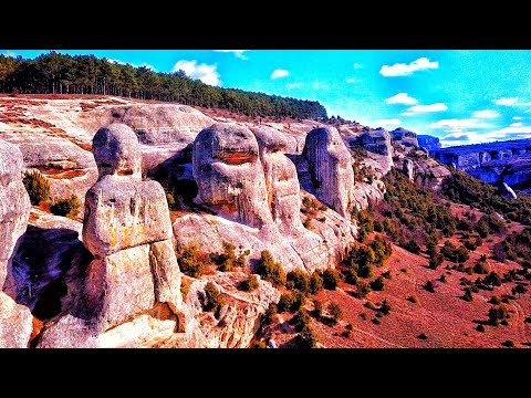 Видео: КРЫМ - Разрушение Ханского Дворца. Показываю ВСЮ ПРАВДУ. Каменные СФИНКСЫ в БАХЧИСАРАЕ.