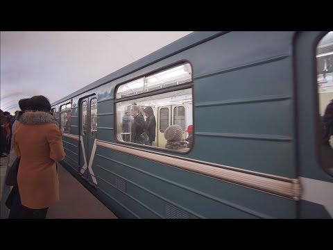 Видео: Russia, Moscow, 2X metro ride from Турге́невская to Третьяко́вская