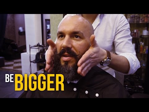 Видео: Стрижка бороды, оформление усов.