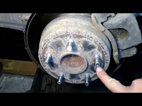 Видео: Замена колодок ручника Киа Спортейдж 1.7 TDI 2013 🇺🇦