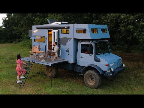 Видео: ЛАГЕРЬ С UNIMOG CARAVAN С ALKOVEN И БАЛКОНОМ