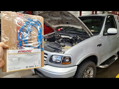 Видео: Замена прокладки клапанной крышки Ford F-150 4.2L