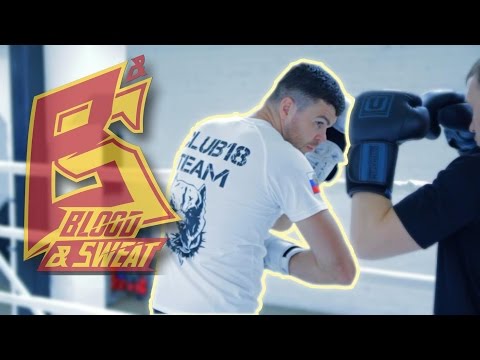 Видео: Тайский бокс. Артем Левин. Удар локтем через финт с шагом. Reverse elbow. Artem Levin.