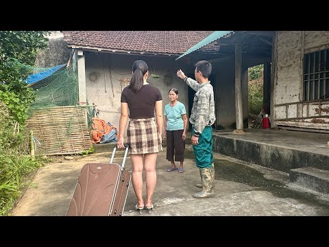 Видео: Добрый человек помог одинокой девушке с разбитыми деньгами найти новое жилье.