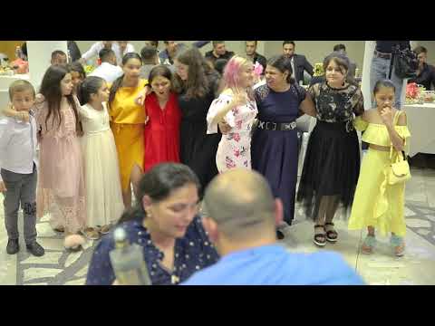 Видео: крестины Софии и Милены частъ 6