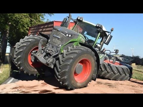 Видео: Крупная авария с трактором — удивительный фермер, работающий на тракторе, и самые дорогие работы ...
