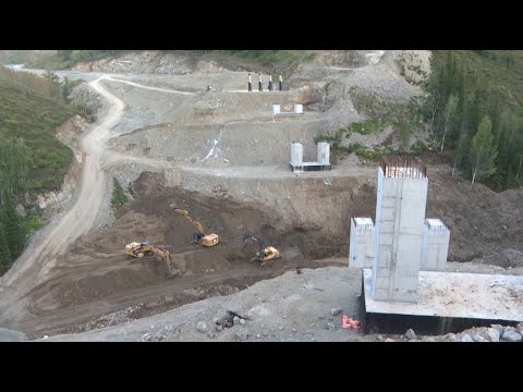 Видео: Самый высокогорный мост страны достраивают в ВКО