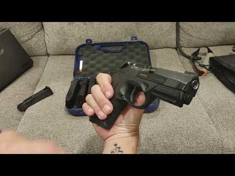 Видео: Первый взгляд на Berretta PX4 Storm. Классное ношение.