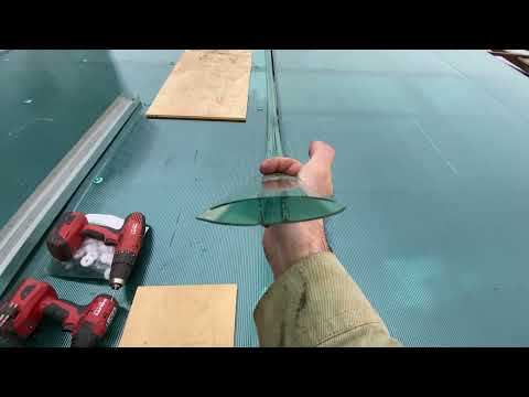 Видео: Монтаж соединительного профиля поликарбоната, Н-образный профиль.