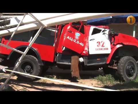 Видео: Пострадавшие при падении пожарного крана в Волжском выписаны из больницы