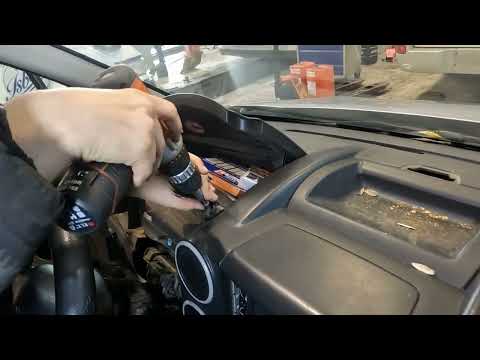 Видео: Peugeot partner снятие панели