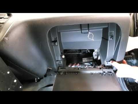 Видео: Chevrolet Impala застрял при размораживании