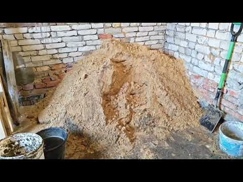Видео: Дом с мусорки. Штукатурка стен. Кладка перегородок.