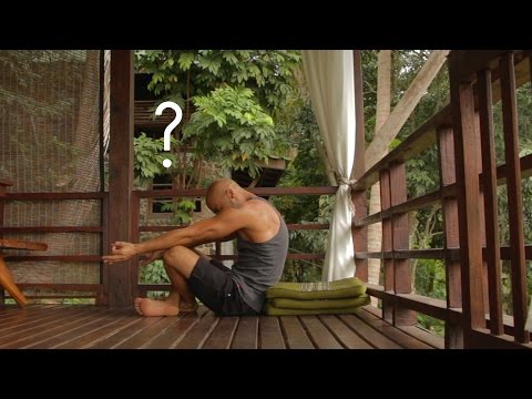 Видео: Йога для начинающих. Как сидеть в медитации без позы лотоса.