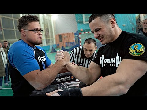 Видео: SCHOOLBOY на Чемпионате по Армрестлингу в Большом Камне 2025