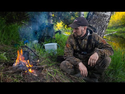 Видео: РЫБАЛКА НА ТАЕЖНОМ ОЗЕРЕ. УХА НА КОСТРЕ. ДЕГУСТАЦИЯ РЫБНЫХ КОНСЕРВОВ. ИЗБА "БЛИЖНЯЯ"