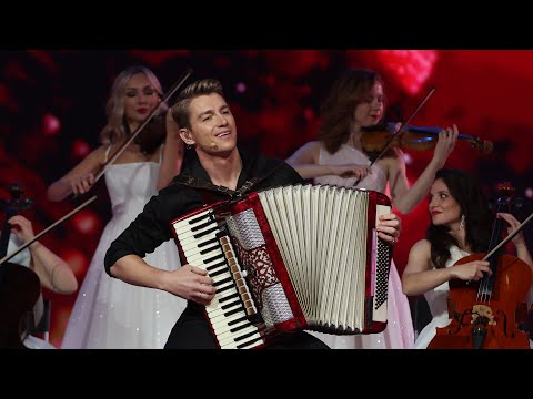 Видео: Алексей Воробьев - Половинка // Творческий вечер Ларисы Долиной на Новой Волне 2025