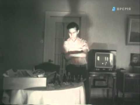 Видео: 09/16 Фильм о шахматах "Тринадцать чемпионов" (1993)