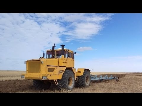 Видео: ПАХОТА 2022 Завершена "Спустило" колесо на плуге.Пахота на свал и развал.Марафет в кабине.#кировец