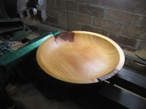 Видео: Абрикосовая тарелочка. Точение самодельными резцами/ Apricot plate.  Turning with homemade cutters