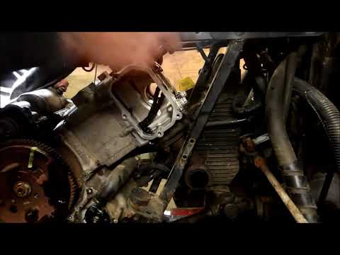 Видео: Замена прокладки головки блока цилиндров Polaris 500 и последовательность затяжки