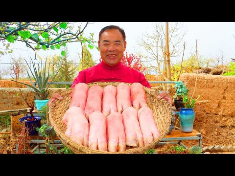 Видео: 10 Жирных свиных лапок с особым соусом! Оригинальный вкус — лучший! | Деревенский гурман